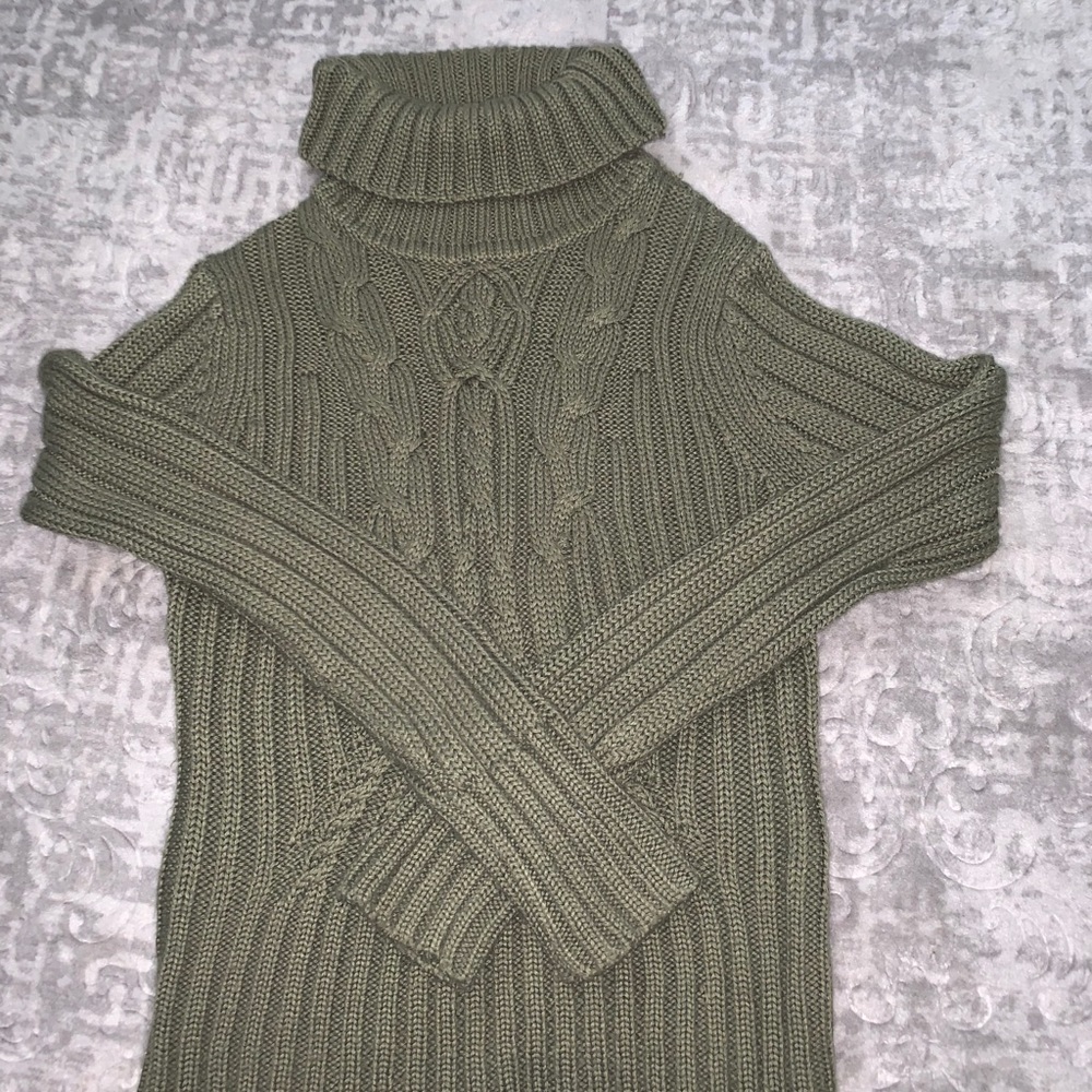 Women’s Turtleneck!